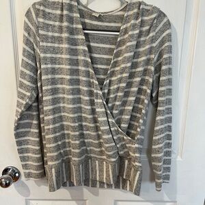 Gray and White V-Neck Faux Wrap with Long Sleeves, L